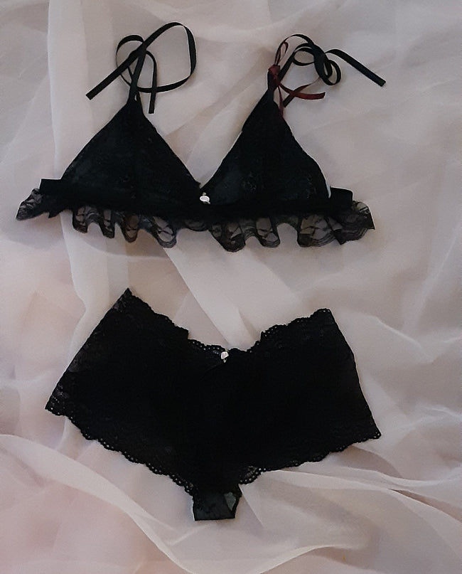 Lingerie set with lined bralette black lace - AkitaArigatosonFashion